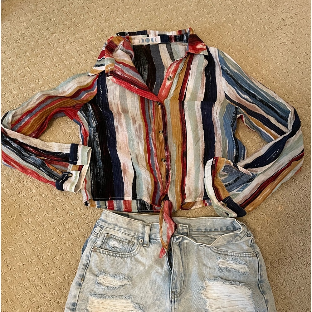 Multi color long sleeved shirt size M
